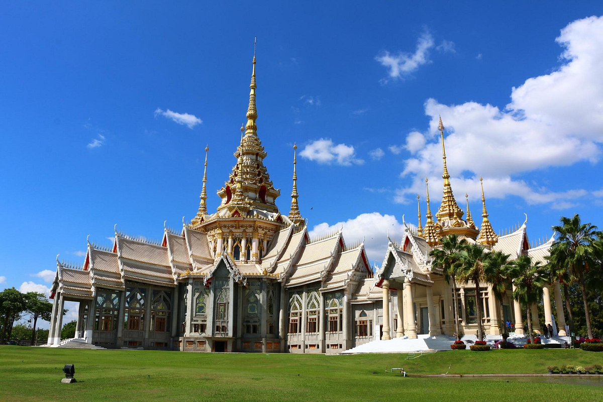 Bangkok Suvarnabhumi Airport Wat Lan Boon